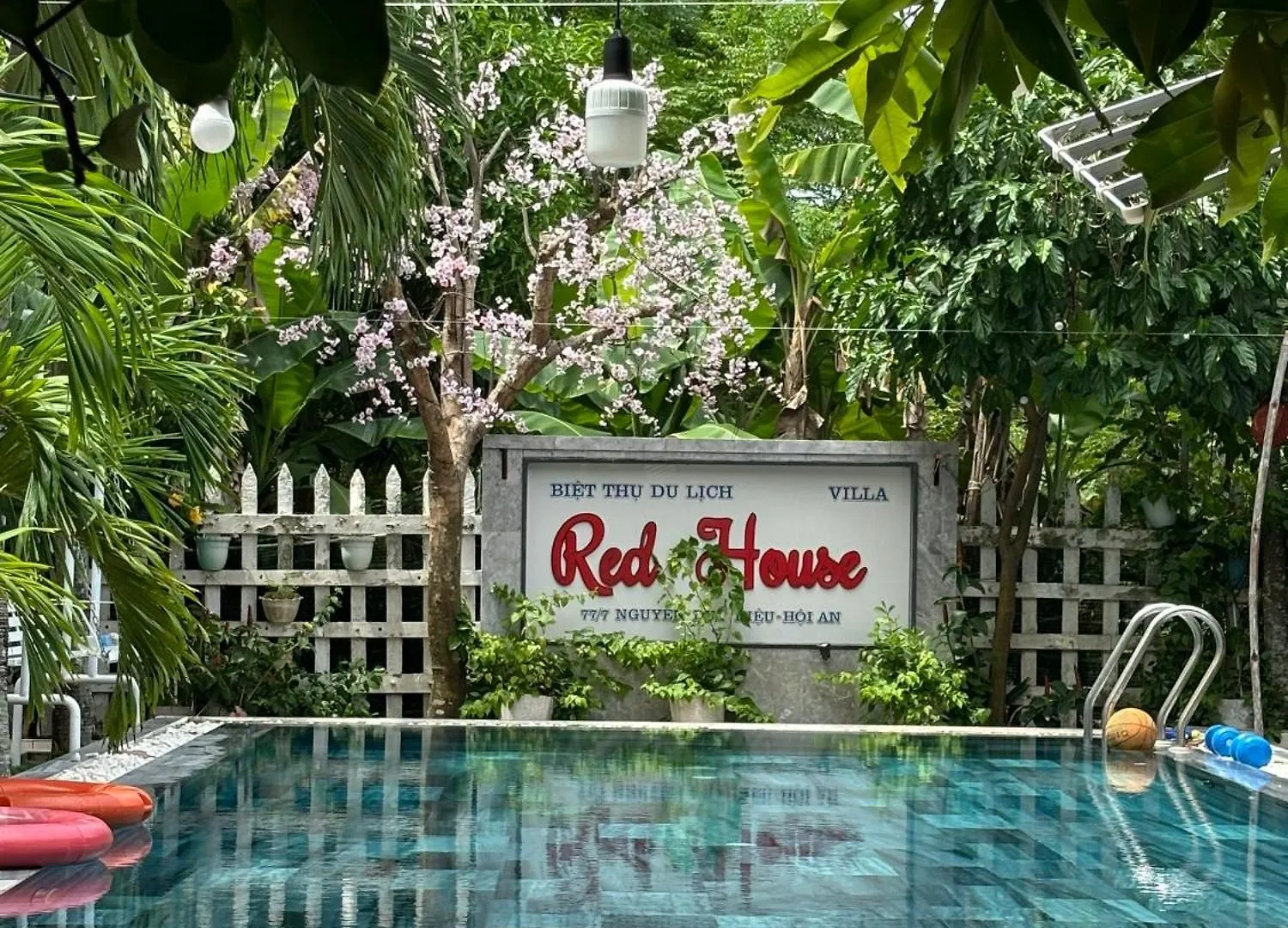 Red House Homestay - Villa Hoi An 2*,